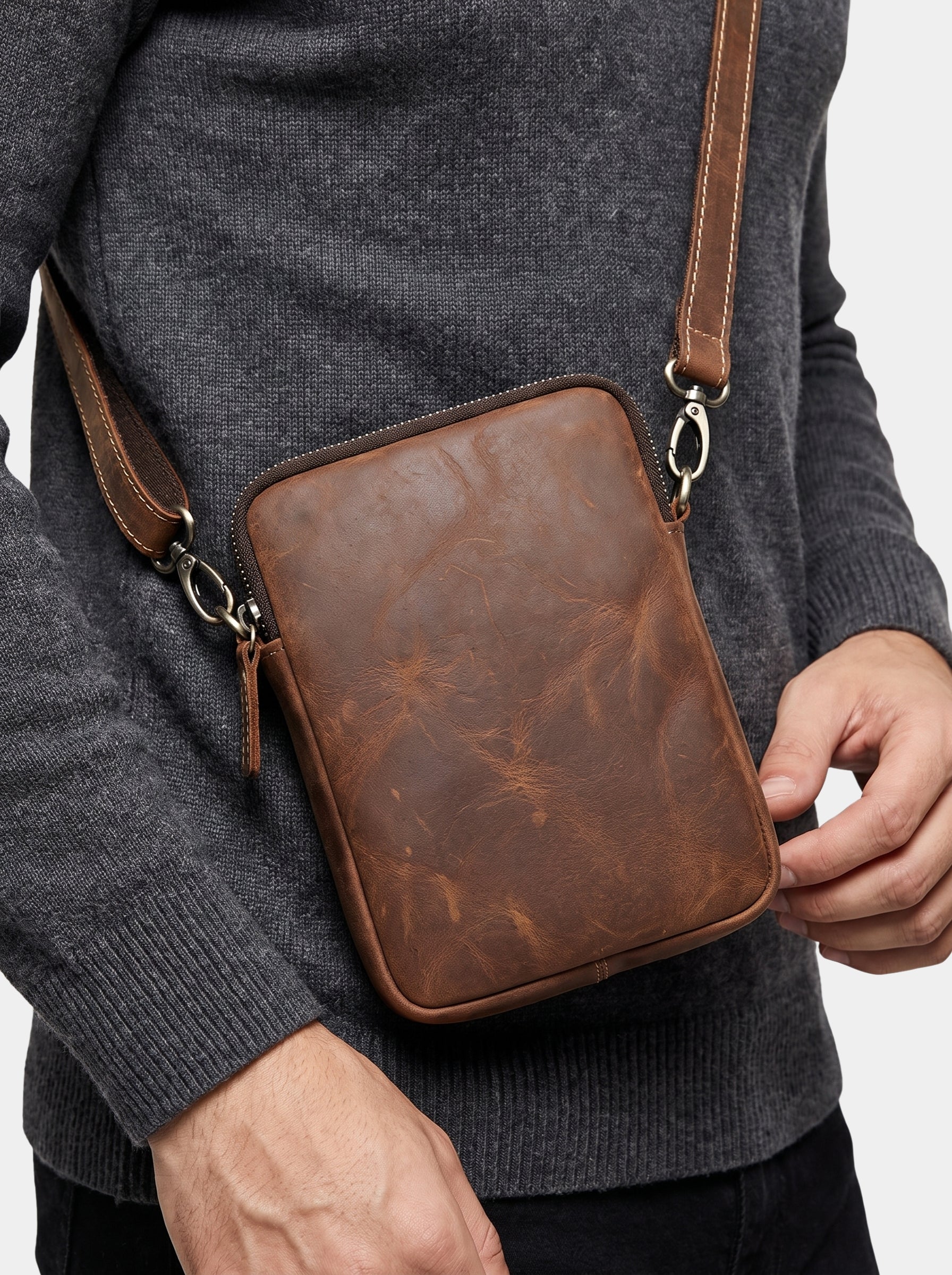 Borsa in pelle a tracolla dal design essenziale - Aurelio Club